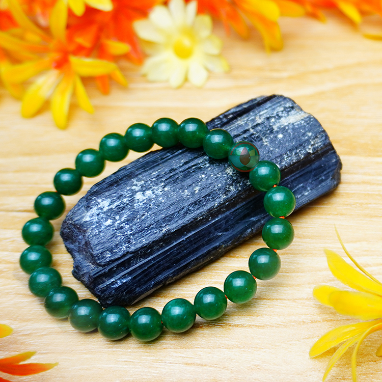 SriSatymev Green Jade 8 mm Round Bead Bracelet