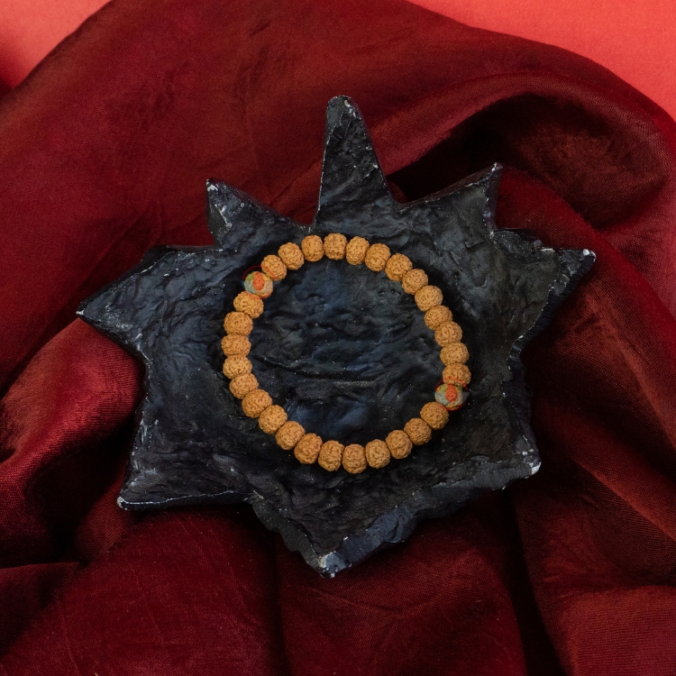 5 Mukhi Rudraksha Chikna Breads Bracelet in Red Thread — Vastustoreonline