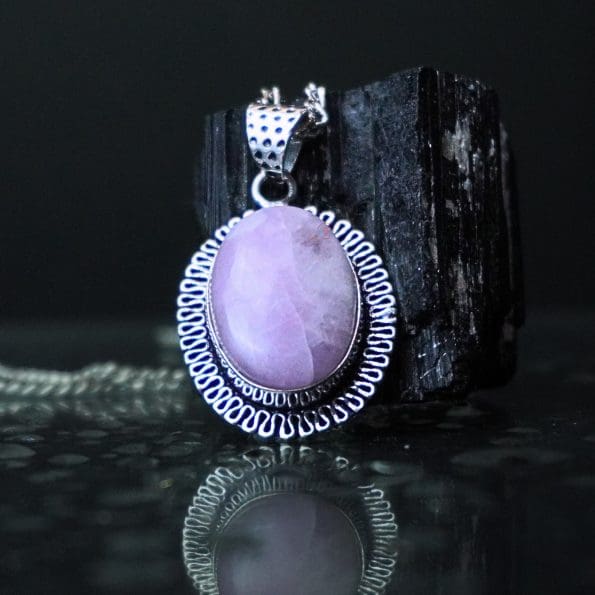 Kunzite Oval Shape Pendant