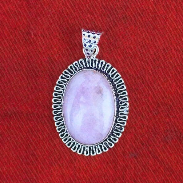 Kunzite Oval Shape Pendant